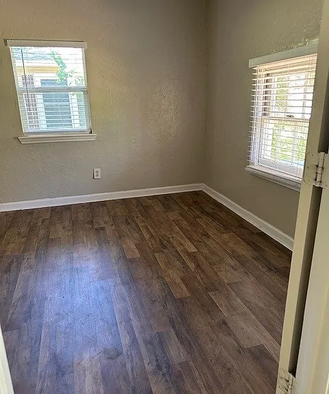 1708 W Elm St — Photo 8