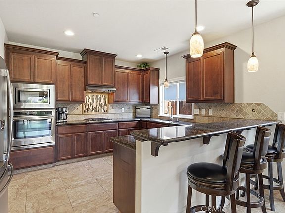 4th image of 52 Redeemers Loop