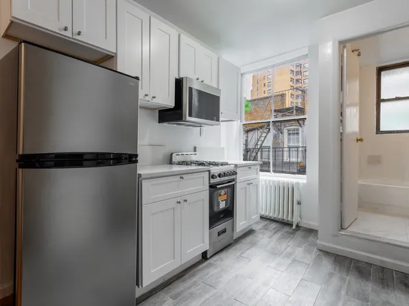 255 West 12th Street image 1 of 8
