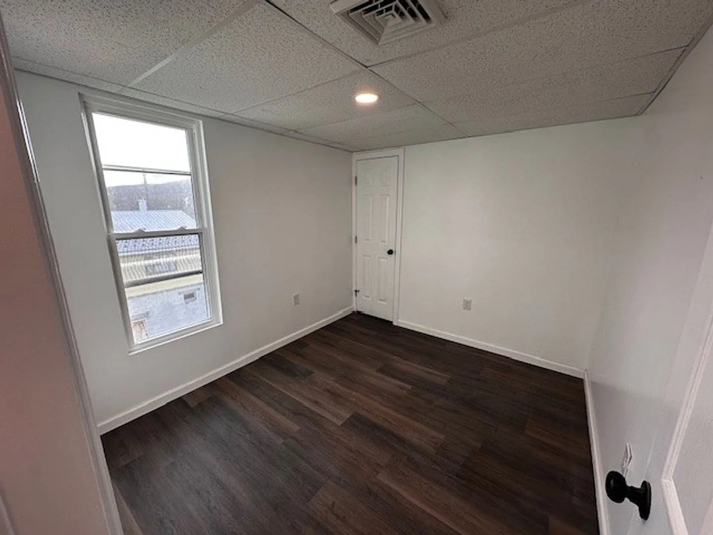 140 E Market Street — Photo 3