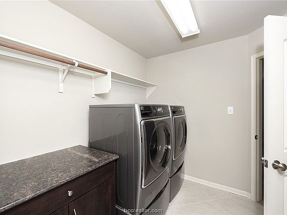 5th image of 4209 Carnes Ct S