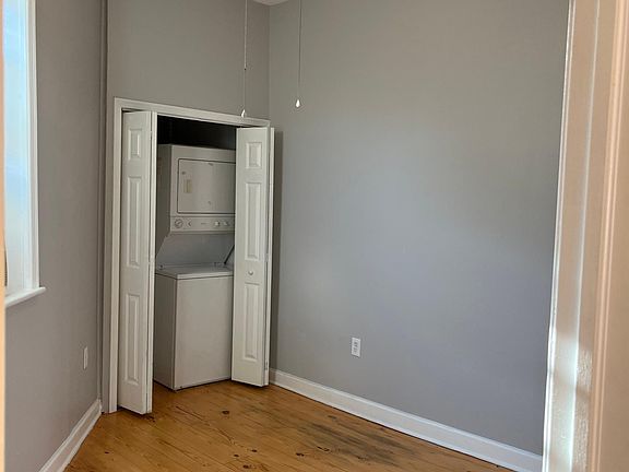 4th image of 523 N 40th St #1