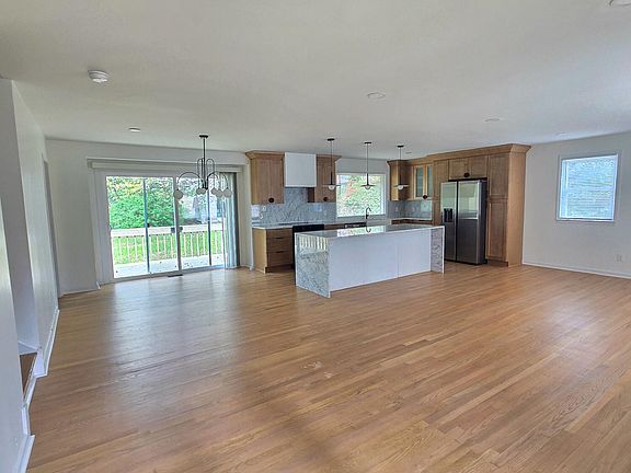 5th image of 1105 Hardimont Rd