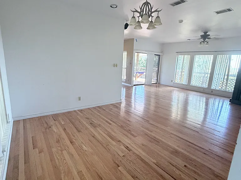 811 Furman Ave — Photo 3