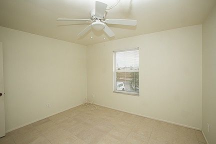 4th image of 901 SE 8th Ter APT 3