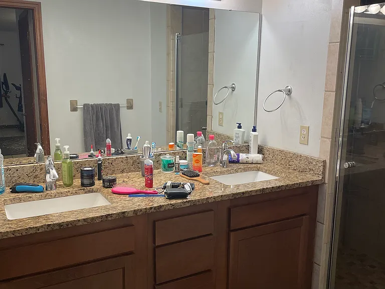 901 Nevada Dr NE — Photo 15