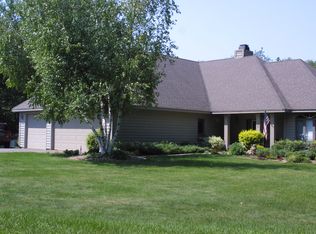 20460 Lynn Dr, Prior Lake, MN 55372