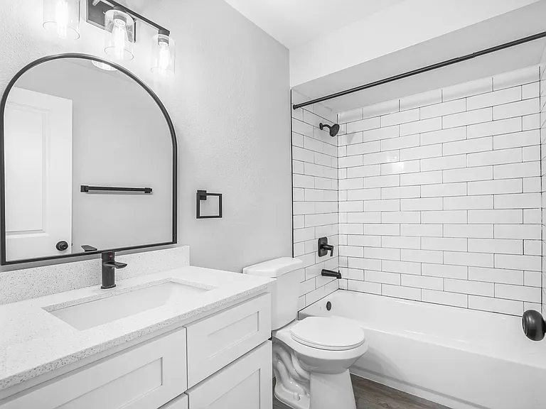 Bella Sol Apartments — Photo 32