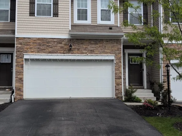 216 Lockheed Dr, Coraopolis, PA 15108