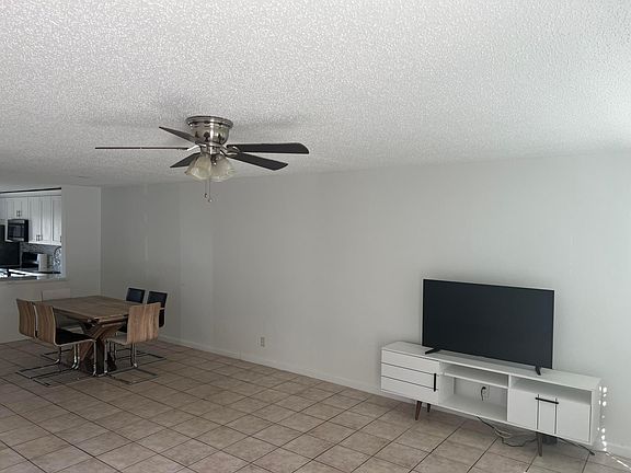4th image of 4731 Orleans Court #C