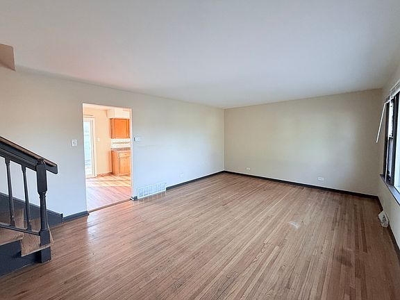 4th image of 19816 Orchard Ave