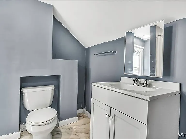 199 Amber St #2 — Photo 14