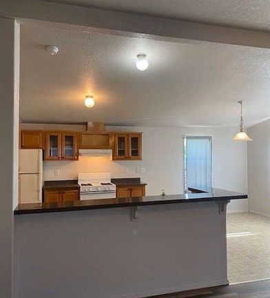 2nd image of 644 S Shasta Ave