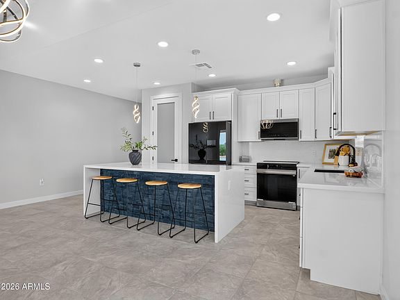 4th image of 1325 S 353RD Avenue