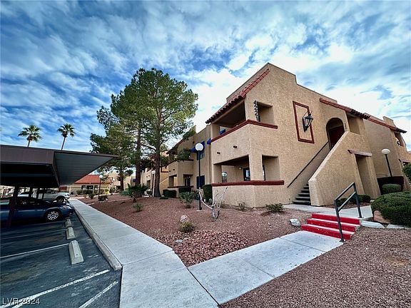 2nd image of 4221 Sanderling Cir Unit 280