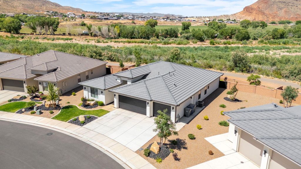 476 S Palm Cove Ave, Washington, UT - View 2
