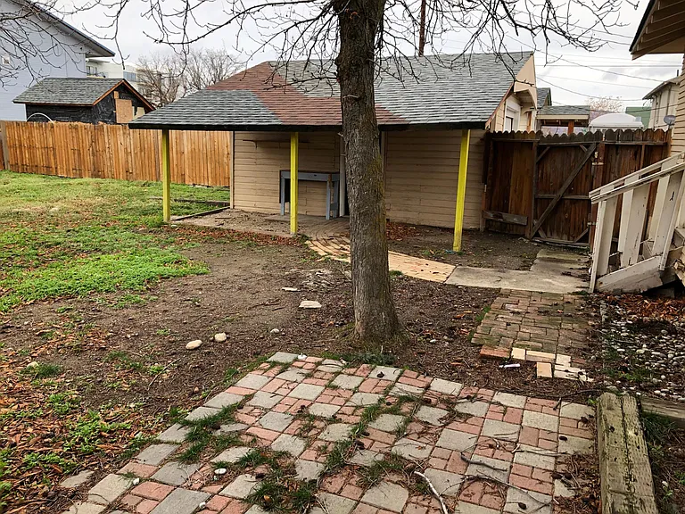 810 Cascade St — Photo 2