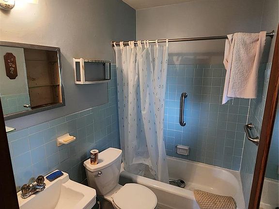 5th image of 14 Graeler Dr