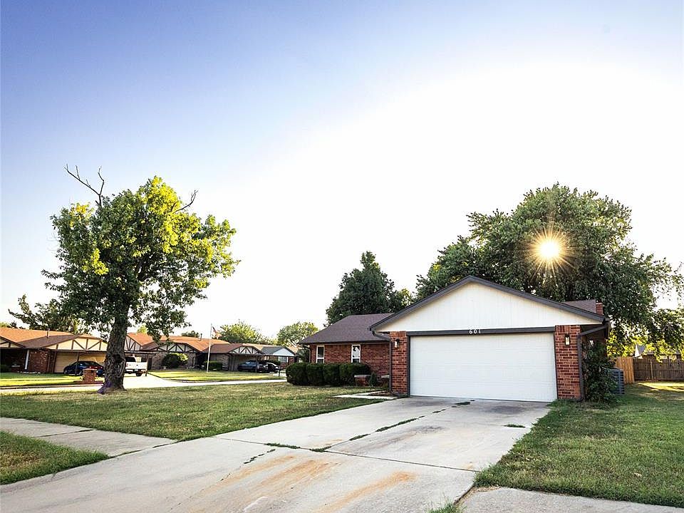 1st image of 601 Randall Dr