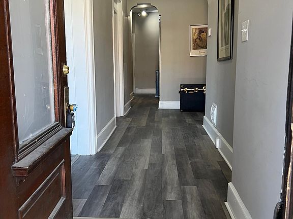 3rd image of 2048 Russell Blvd