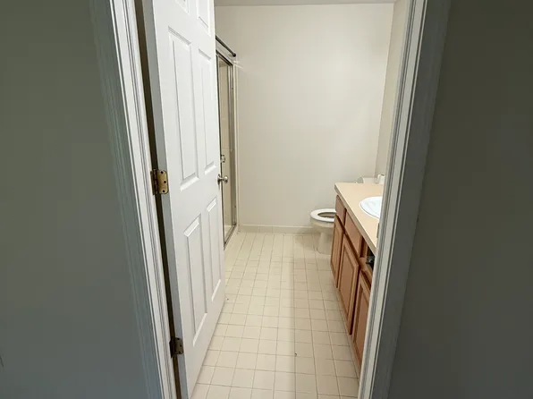 42933 Richmond Dr, Sterling Heights, MI 48313