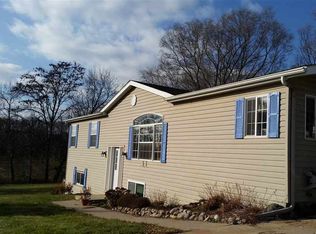 7926 W Mineral Pt, Center, WI 53548