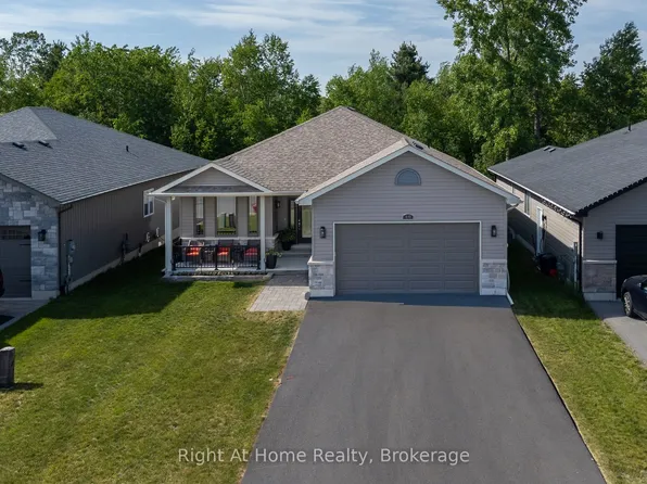 40 Birchmount St, Quinte West, ON K8V 0C6