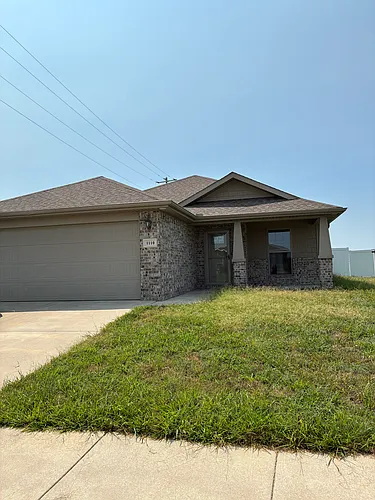 1110 Matthew Cir Photo 1