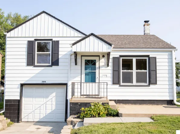 2516 Sharon Dr, Omaha, NE 68112