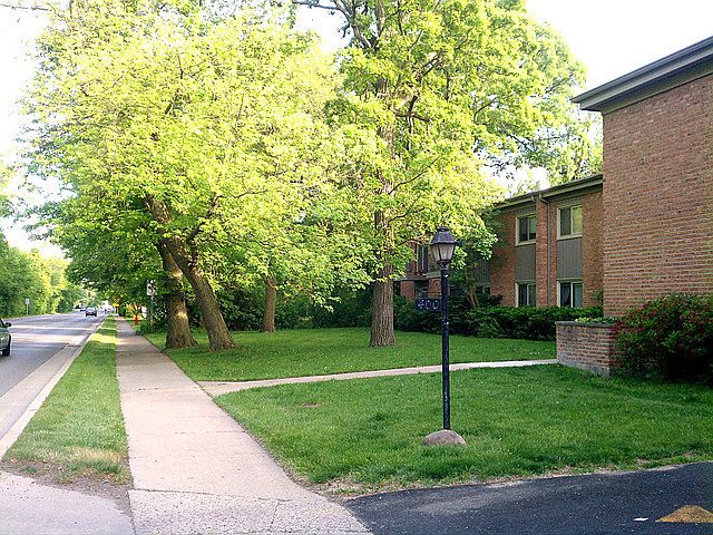 1st image of 400 Green Bay Rd APT 207