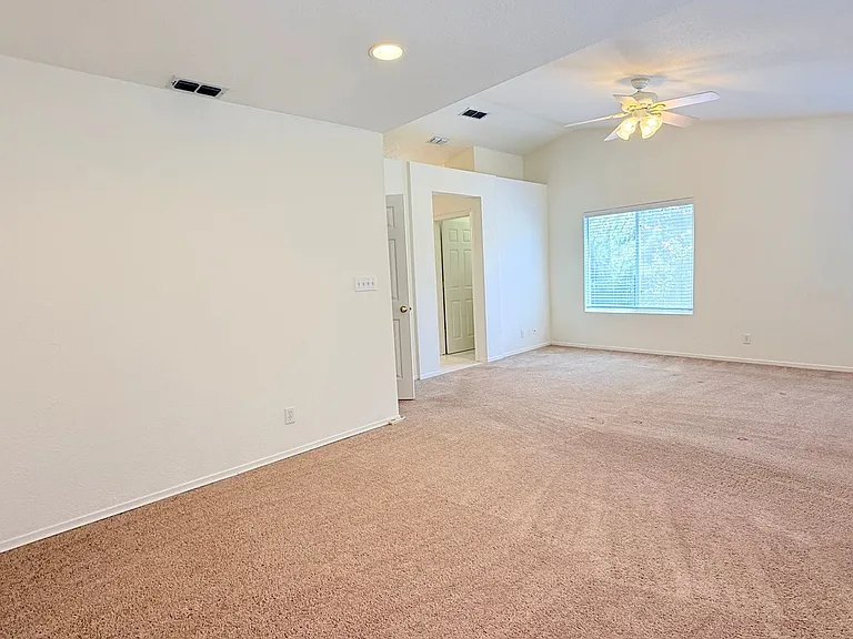 1023 Vista Pointe Cir — Photo 25