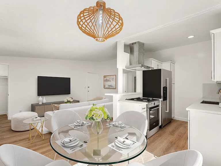 1829 Beloit Ave #8 — Photo 2
