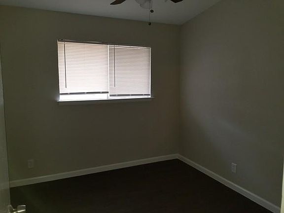 2nd image of 5106 Village Gln