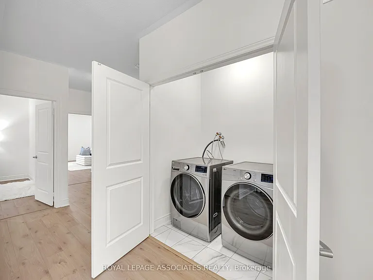 2215 Beckman Cres #UPPER — Photo 39