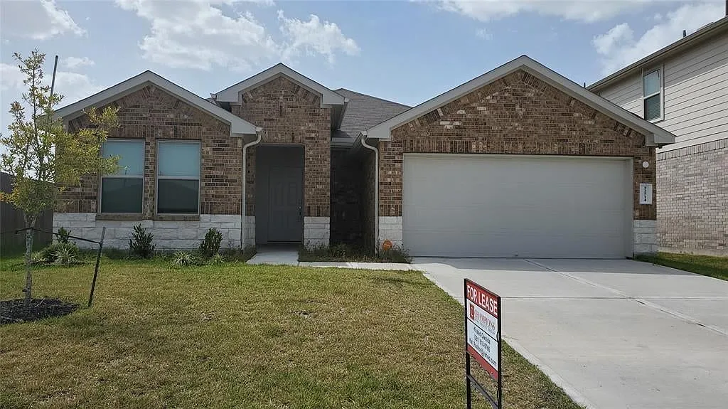 3 bed, 1568 sqft, $2,100 — Photo 1