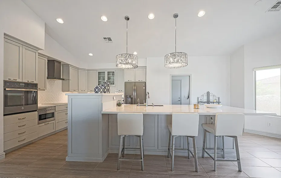 2 bed, 2204 sqft, $3,200 — Photo 2