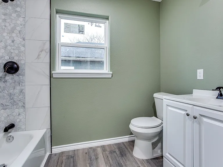 420 S Gribble St — Photo 9