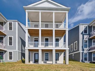 3075 Pirogue St, Saint Charles, MO 63301