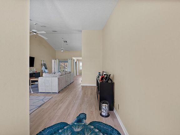 4th image of 5040 SE Bent Wood Drive