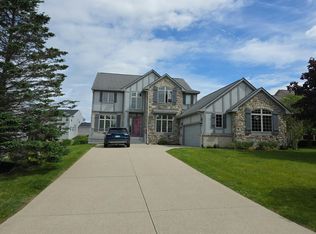2325 Willow Ln, Grand Blanc, MI 48439