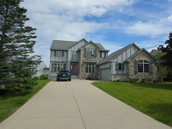 2325 Willow Ln, Grand Blanc, MI 48439