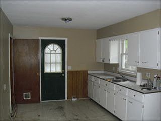 3rd image of 2707 Cedar St