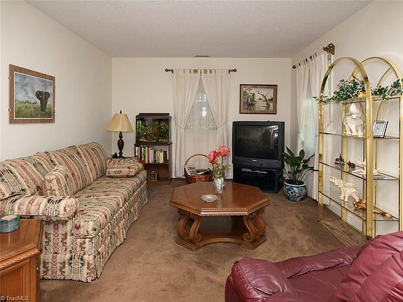 4th image of 4409 Winnabow Rd