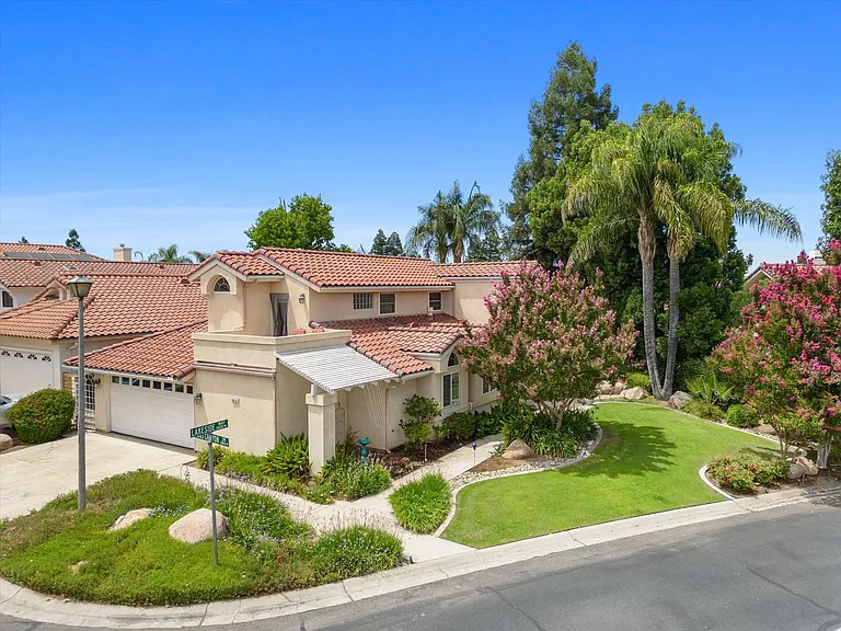 6016 Kings Canyon Dr — Photo 2