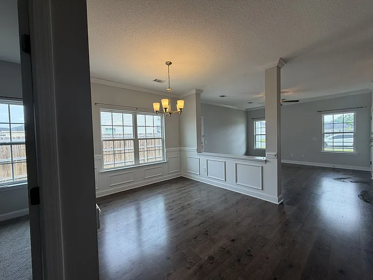 710 Burke Dr — Photo 2