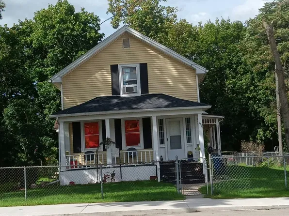 126 S Saginaw St, Byron, MI 48418