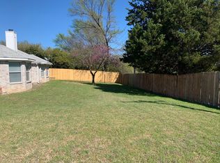 901 Hines Dr, Cedar Hill, TX 75104