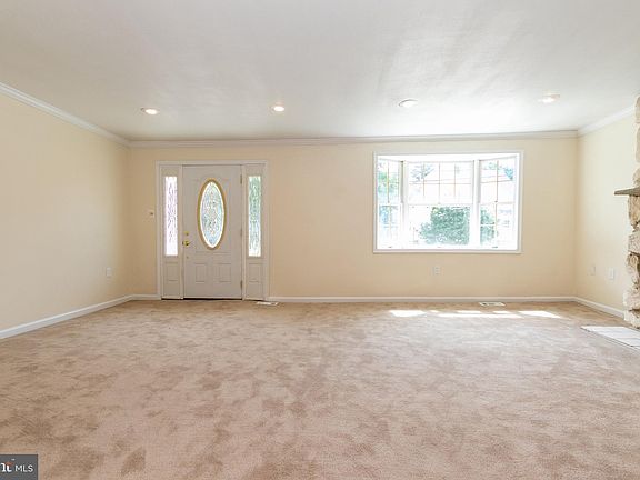 5th image of 11 E Summerfield Ave
