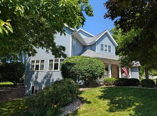 110 Saratoga Circle, Oregon, WI 53575