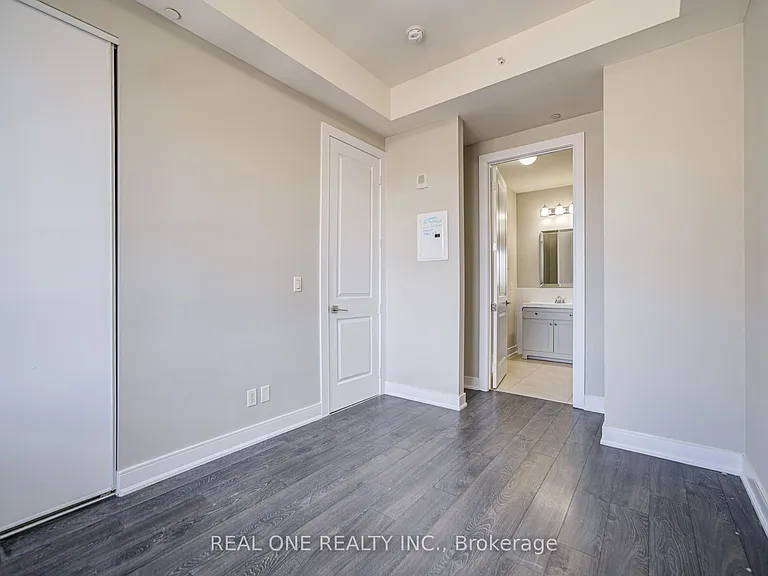 150 Main St W #409 — Photo 18